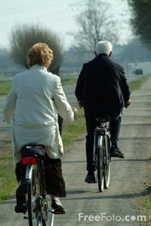 Cycling_Ian_Britton_FreeFoto_CC