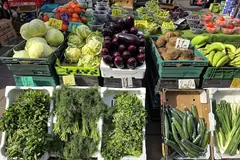 Сергия с плодове и зеленчуци