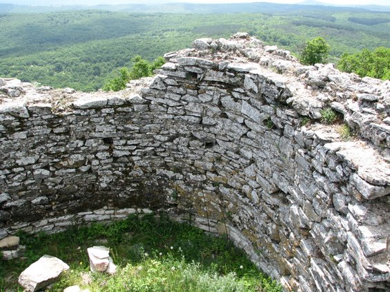 Част от външната крепостна стена